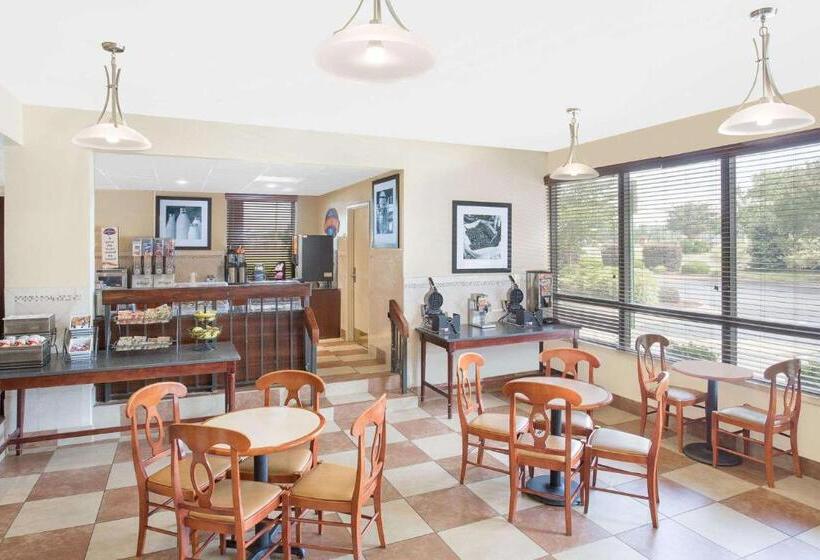 فندق Baymont By Wyndham Greenville