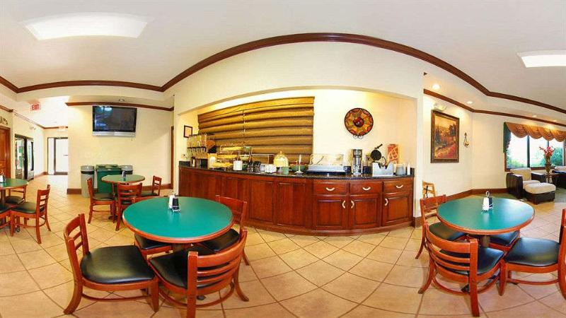 فندق Quality Inn