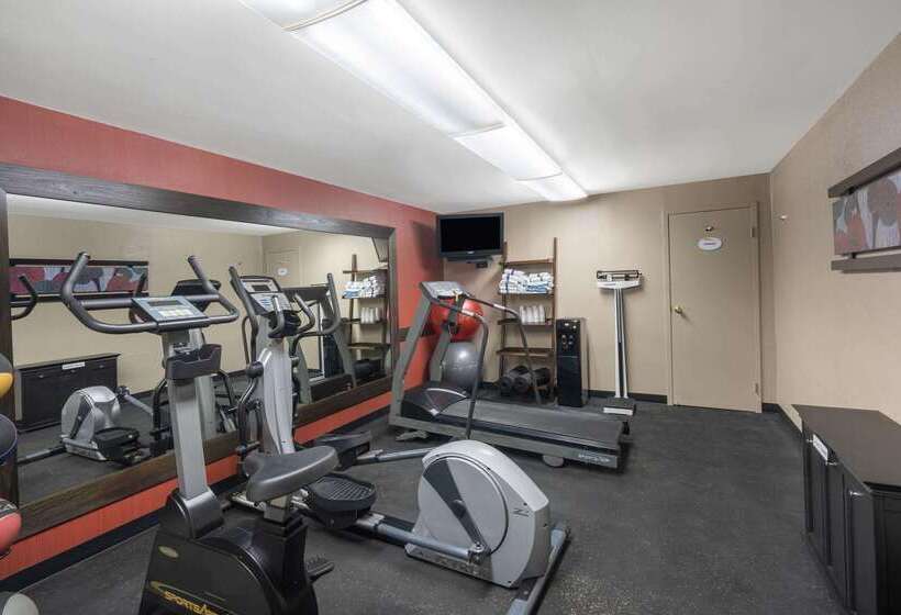 فندق Baymont By Wyndham Murfreesboro