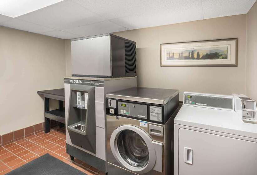فندق Baymont By Wyndham Murfreesboro