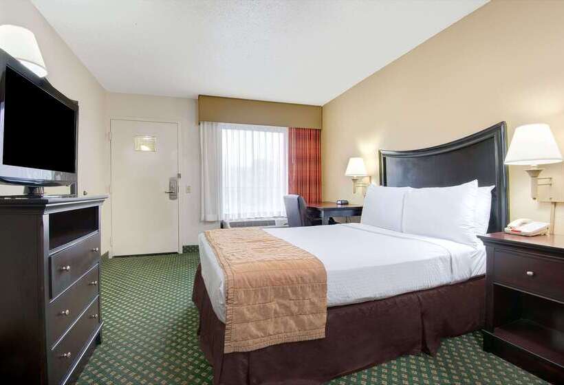 هتل Baymont By Wyndham Nashville Airport