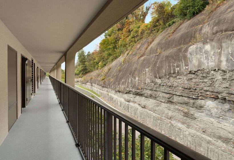 هتل Baymont By Wyndham Nashville Airport