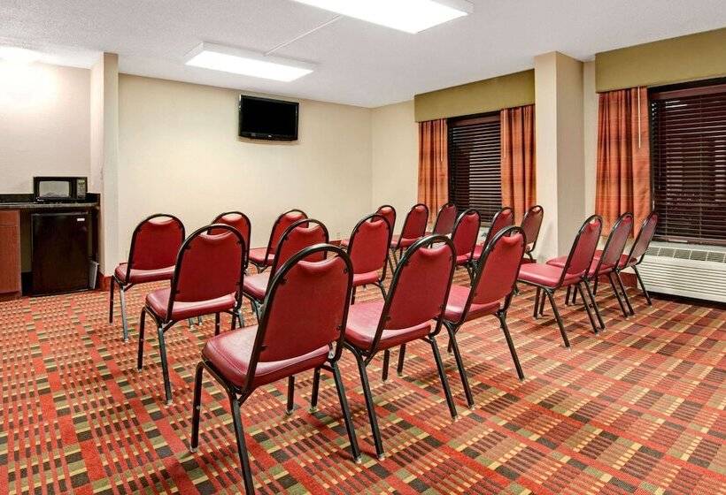 هتل Baymont By Wyndham Nashville Airport