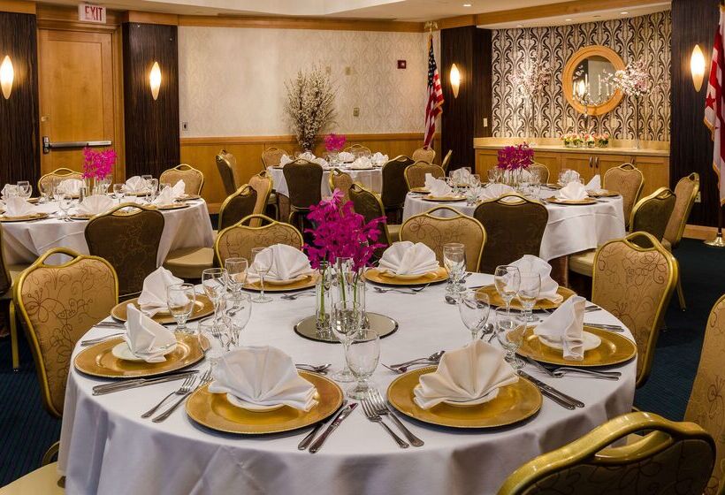 Beacon Hotel & Corporate Quarters