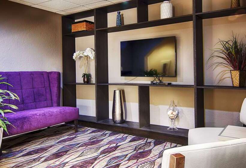 فندق Red Roof Plus Fort Myers