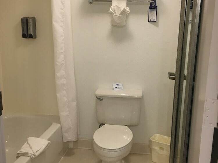 فندق Red Roof Plus Fort Myers