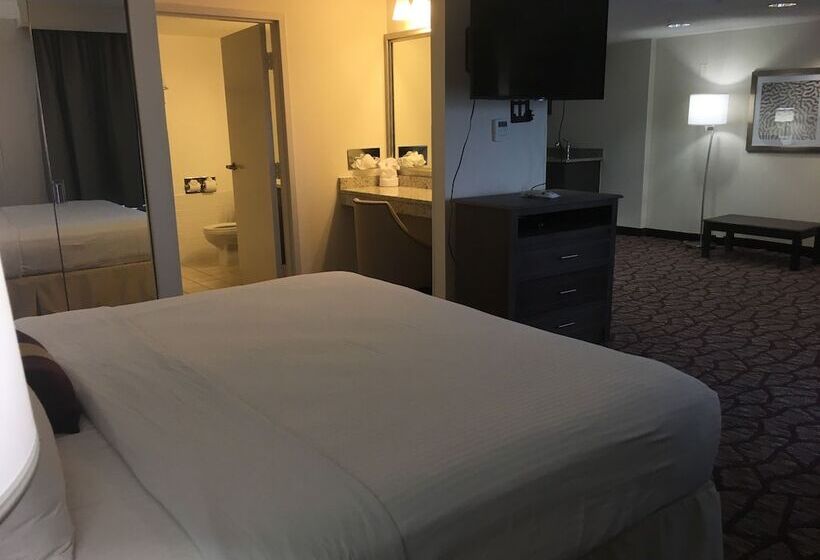 فندق Red Roof Plus Fort Myers