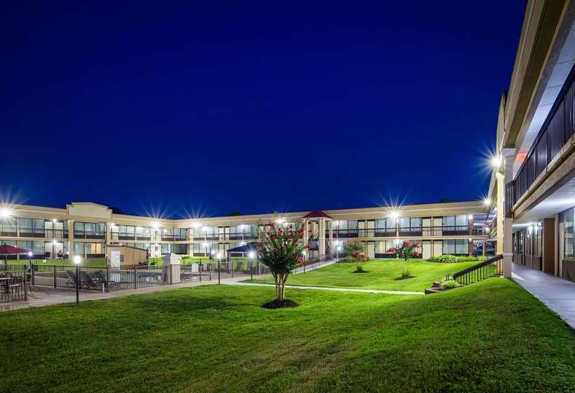 Отель Baymont By Wyndham Culpeper