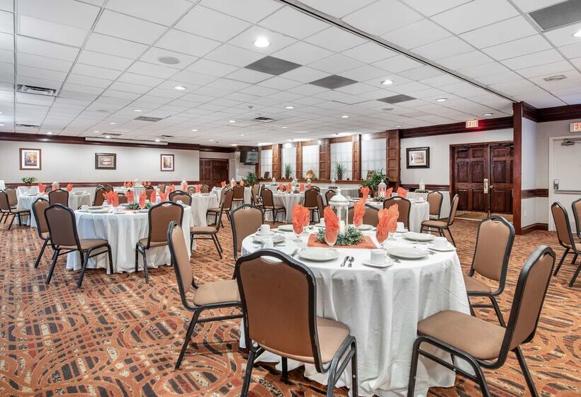 호텔 Best Western Plus Bridgeport Inn