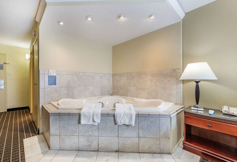 호텔 Best Western Plus Bridgeport Inn