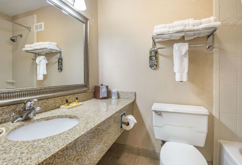 호텔 Best Western Plus Bridgeport Inn