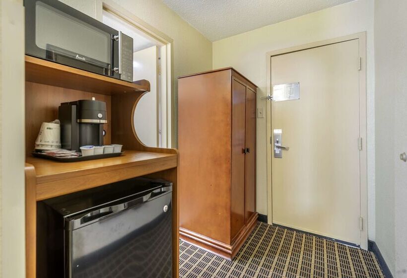 호텔 Best Western Plus Bridgeport Inn