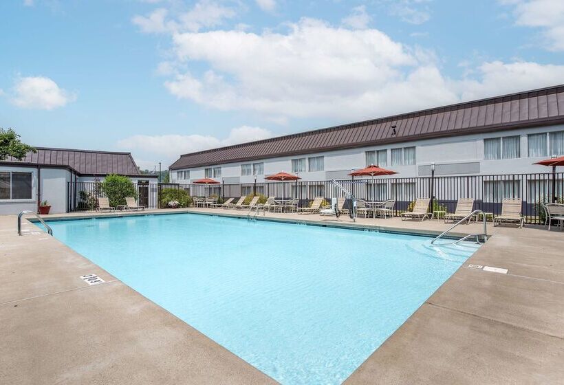 호텔 Best Western Plus Bridgeport Inn