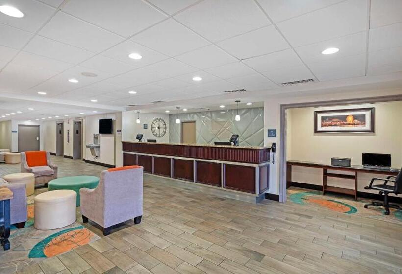 هتل Best Western Plus Chicagoland  Countryside