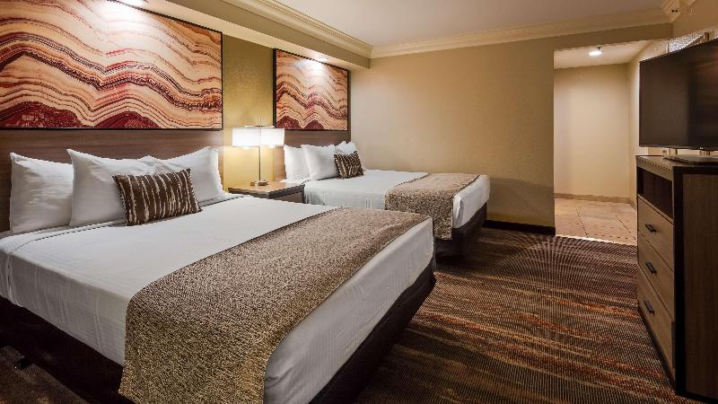 فندق Best Western Plus Wine Country Inn & Suites