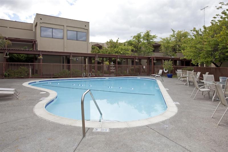 فندق Best Western Plus Wine Country Inn & Suites