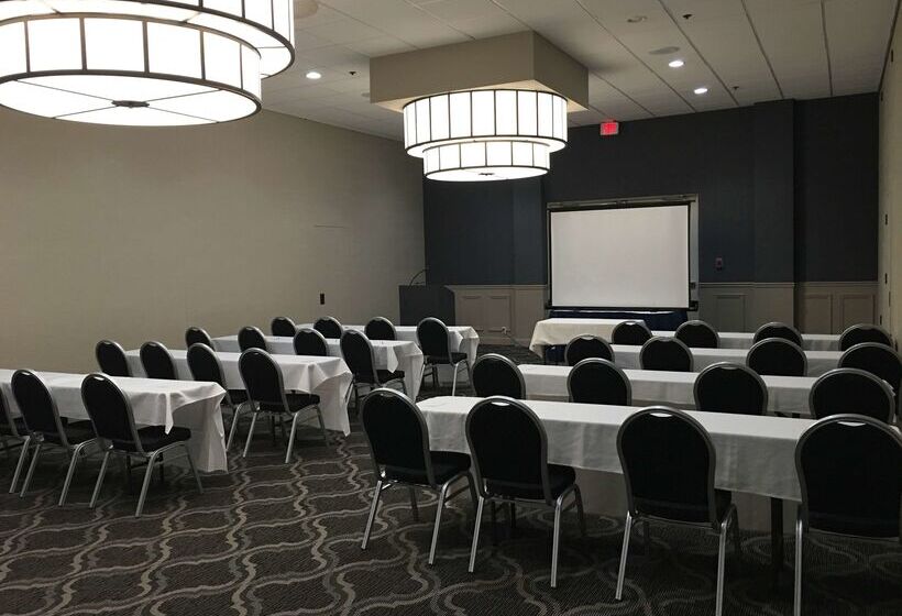 The Great Rivers, Ascend Hotel Collection