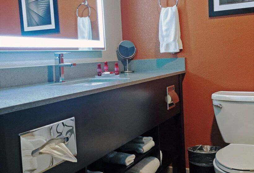 The Great Rivers, Ascend Hotel Collection