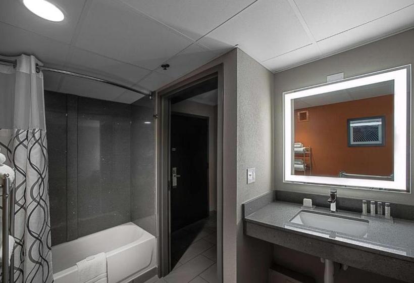 The Great Rivers, Ascend Hotel Collection