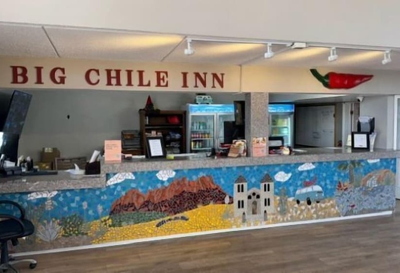 Отель Big Chile Inn & Suites