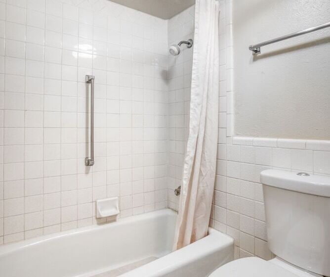 בית מלון כפרי Budget Inn & Suites Brownwood