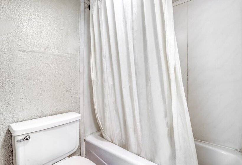 בית מלון כפרי Budget Inn & Suites Brownwood