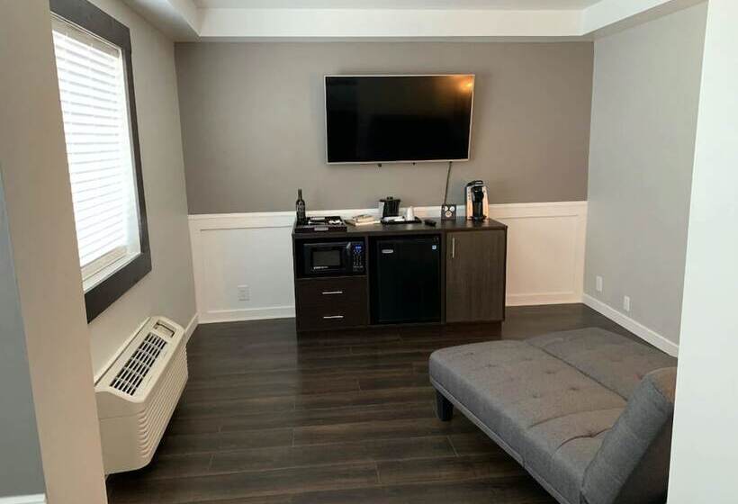 فندق Cedar Stables Inn & Suites