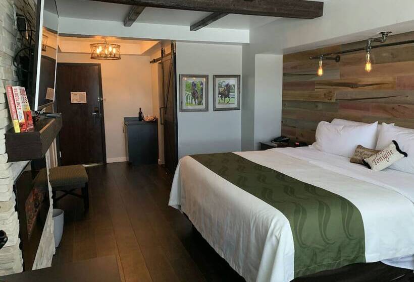 فندق Cedar Stables Inn & Suites