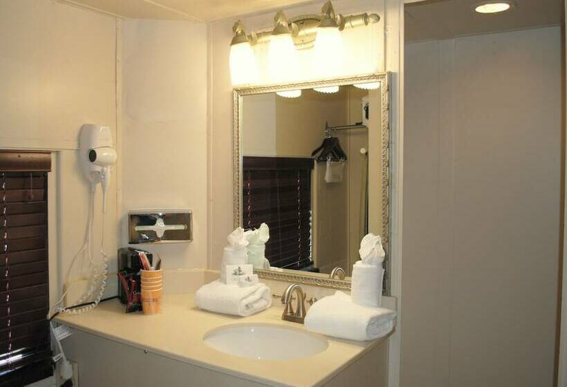 The Hotel Chalet At The Choo Choo