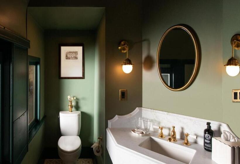 The Hotel Chalet At The Choo Choo