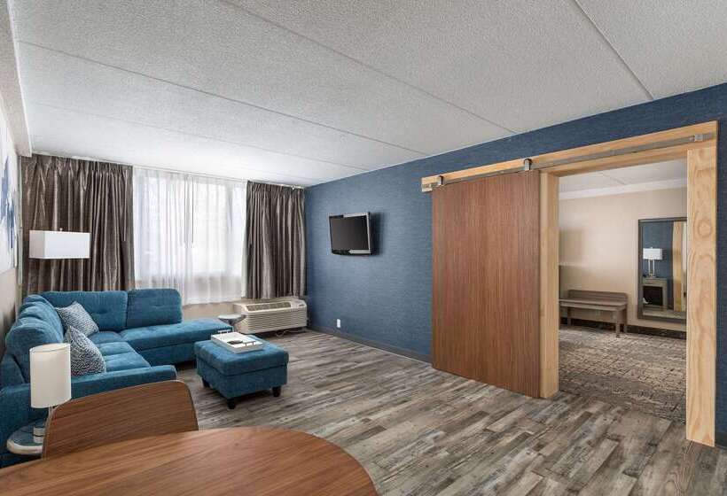 Clarion Hotel & Convention Center Joliet