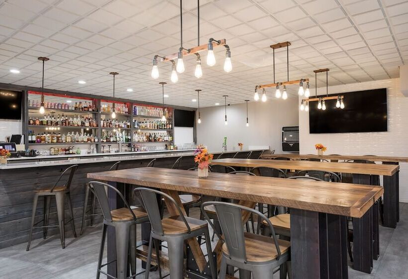 Clarion Hotel & Convention Center Joliet