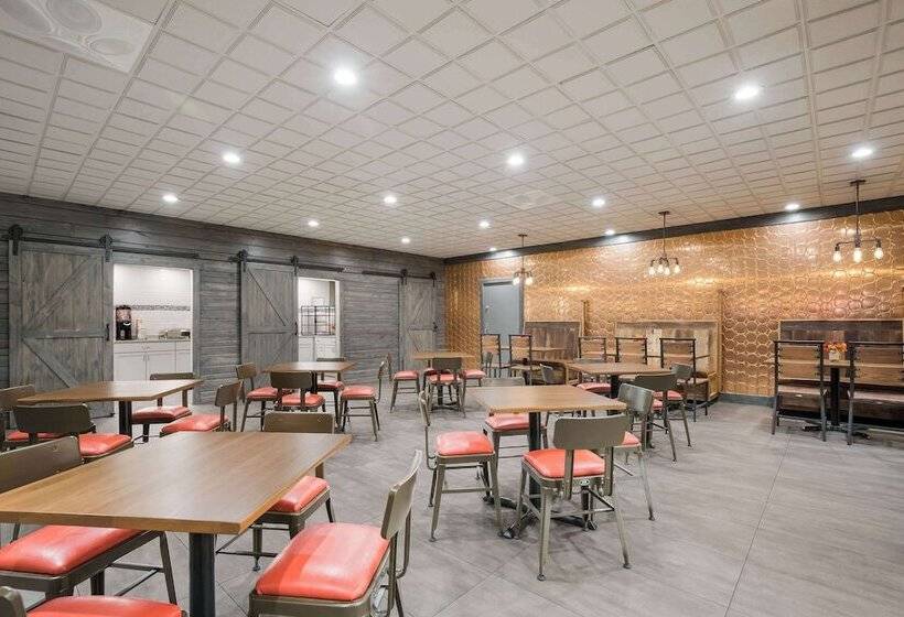 Clarion Hotel & Convention Center Joliet