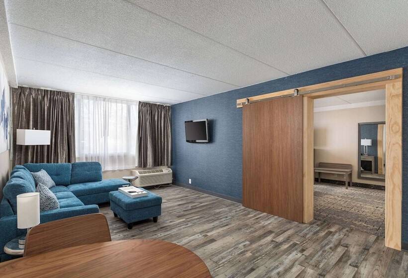 Clarion Hotel & Convention Center Joliet