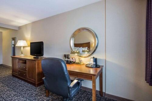 فندق Clarion Inn  Airport University