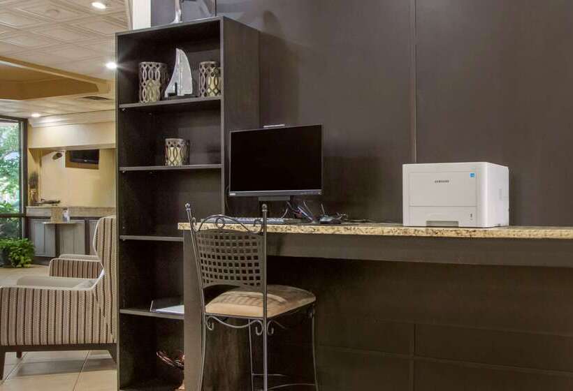 فندق Clarion Inn Asheville Airport