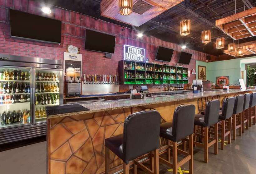 فندق Clarion Inn Asheville Airport