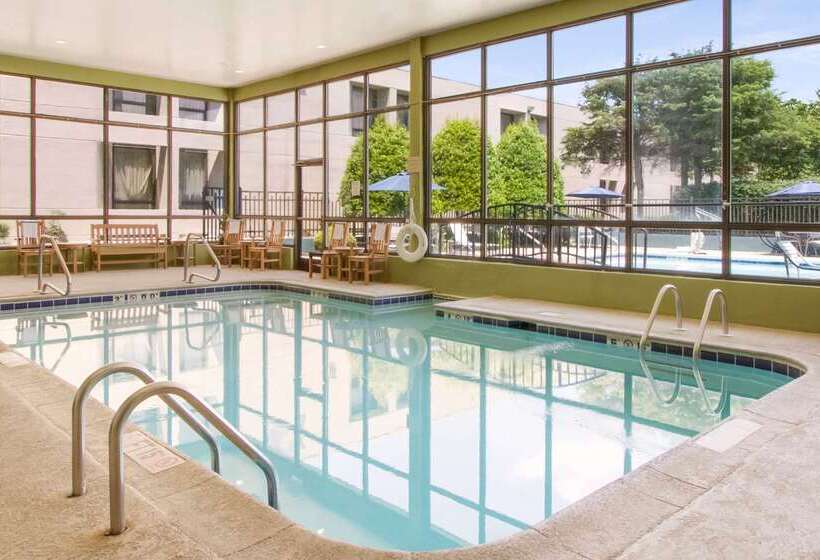 فندق Clarion Inn Asheville Airport