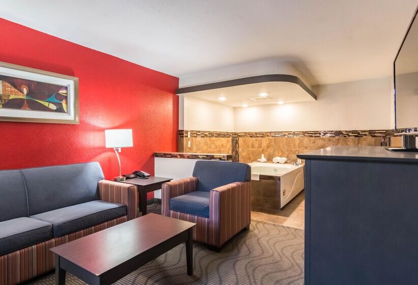 فندق Clarion Inn & Suites Russellville I40