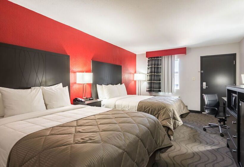 فندق Clarion Inn & Suites Russellville I40