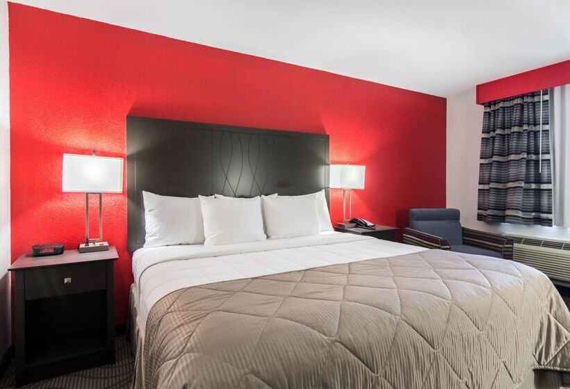 فندق Clarion Inn & Suites Russellville I40