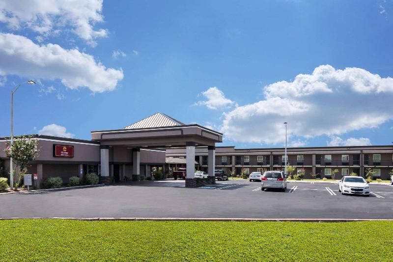 فندق Clarion Inn & Suites Russellville I40