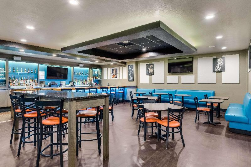 فندق Clarion Inn & Suites Russellville I40