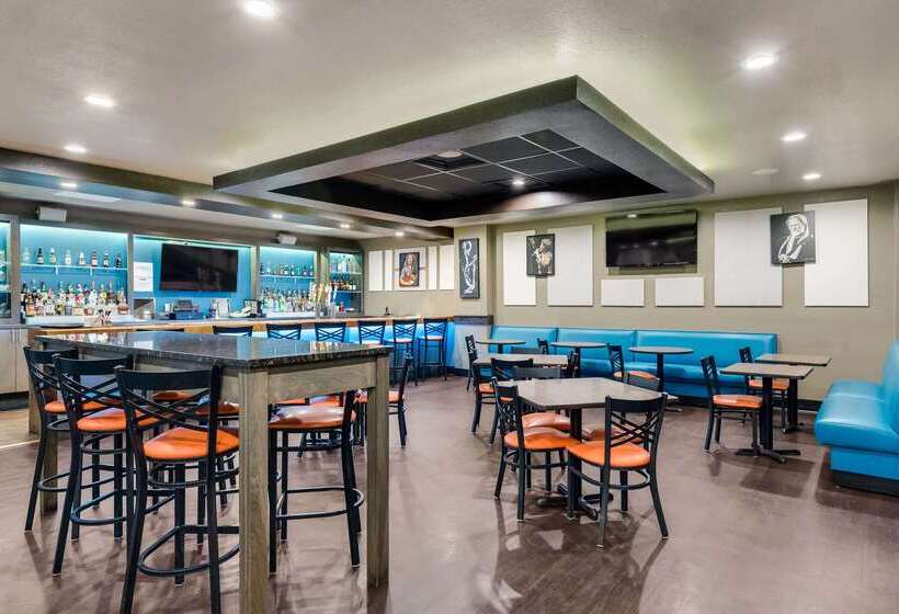 فندق Clarion Inn & Suites Russellville I40