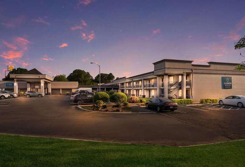 فندق Clarion Inn & Suites Russellville I40