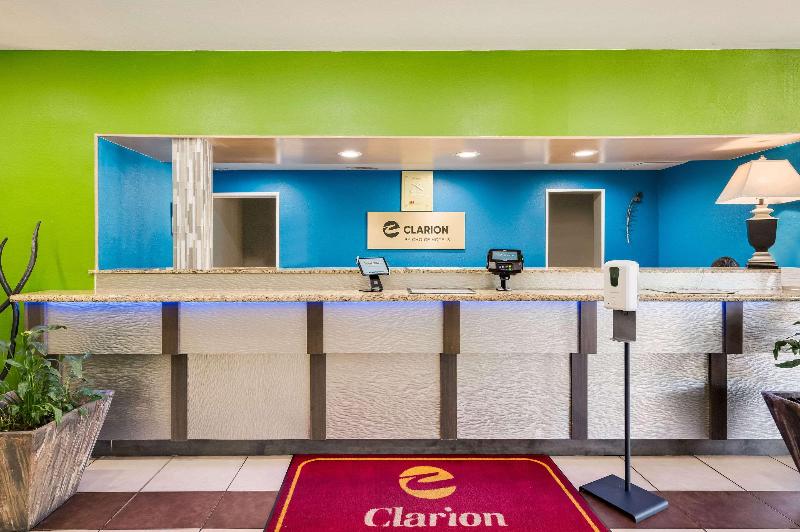 فندق Clarion Inn & Suites Russellville I40