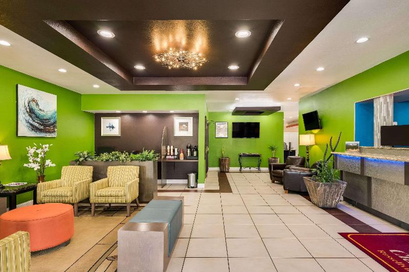 فندق Clarion Inn & Suites Russellville I40