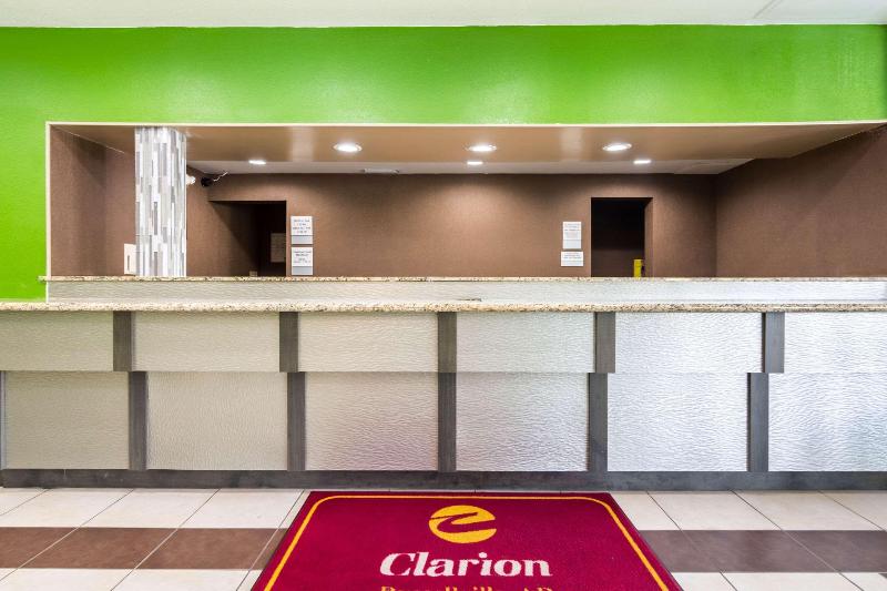 فندق Clarion Inn & Suites Russellville I40