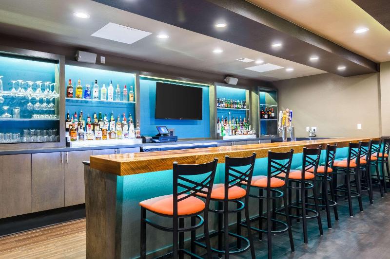 فندق Clarion Inn & Suites Russellville I40