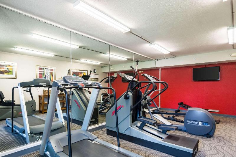 فندق Clarion Inn & Suites Russellville I40